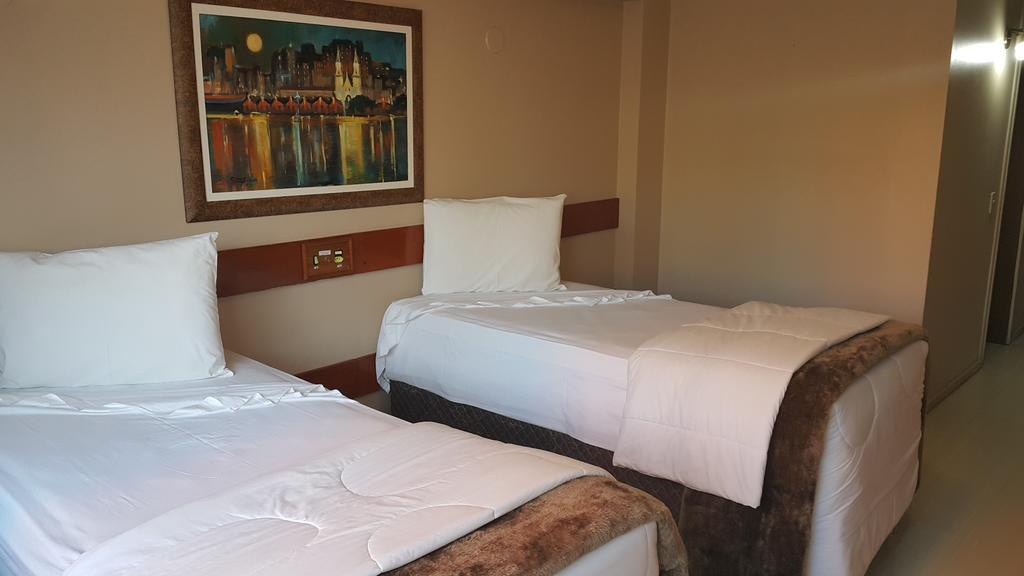 Hotel Portal Сантана-ду-Ливраменту Экстерьер фото
